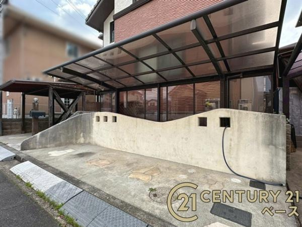 北葛城郡上牧町葛城台３丁目　一戸建の駐車場