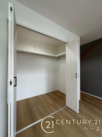 天理市田町 ３号地 ／新築一戸建の収納|■現地撮影写真■冬物のコートや季節のものなどたくさんしまえる広さ！
