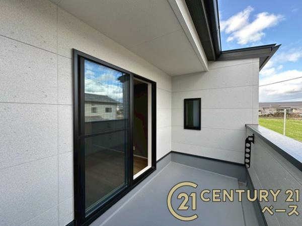 天理市田町 ３号地 ／新築一戸建のバルコニー|■現地撮影写真■日当たりのよいバルコニー！洗濯物もよく乾きます！