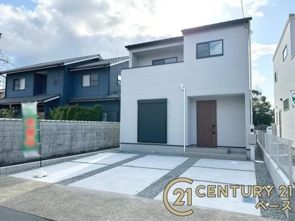 天理市田町 ３号地 ／新築一戸建の外観|■現地撮影写真■スタイリッシュなお洒落な外観！敷地は約３９坪・駐車場は３台可能！お気軽にお問い合わせください！