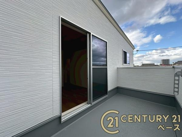 天理市田町 ２号地 ／新築一戸建のバルコニー|■現地撮影写真■日当たりのよいバルコニー！洗濯物もよく乾きます！