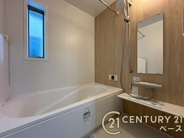 天理市田町 ２号地 ／新築一戸建の浴室|■現地撮影写真■浴室暖房乾燥機が付いており、雨の日でも洗濯物が乾かせます！