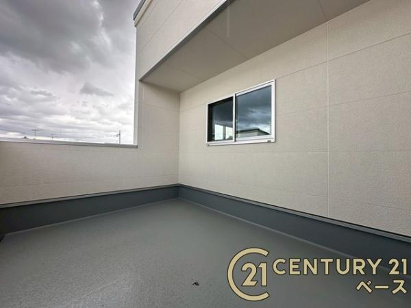天理市田町 １号地 ／新築一戸建のバルコニー|■現地撮影写真■日当たりのよいバルコニー！洗濯物もよく乾きます！