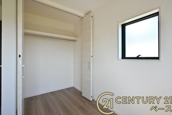 リーブルガーデン西木辻町 ３号棟 ／新築一戸建の収納|■現地撮影写真■冬物のコートや季節のものなどたくさんしまえる広さ！
