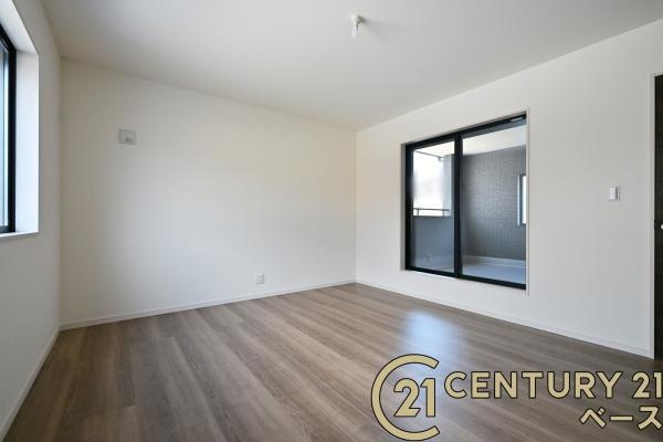 リーブルガーデン西木辻町 ３号棟 ／新築一戸建の洋室|■現地撮影写真■明るい雰囲気の洋室です！