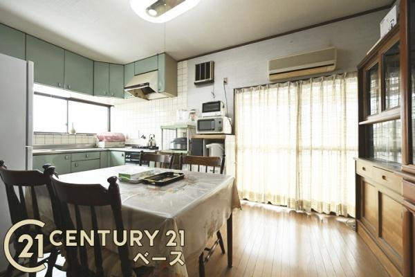 北葛城郡上牧町下牧２丁目の中古一戸建の居間・リビング