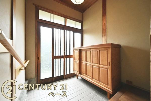 北葛城郡上牧町下牧２丁目の中古一戸建の玄関