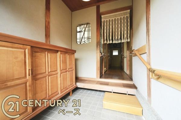 北葛城郡上牧町下牧２丁目の中古一戸建の玄関