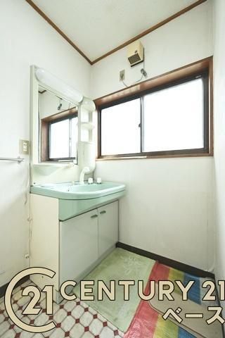 北葛城郡上牧町下牧２丁目の中古一戸建の独立洗面台