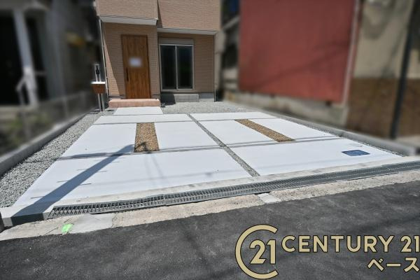 ファーストタウン小泉町 ／新築一戸建の駐車場|■現地撮影写真■駐車スペース２台分完備！