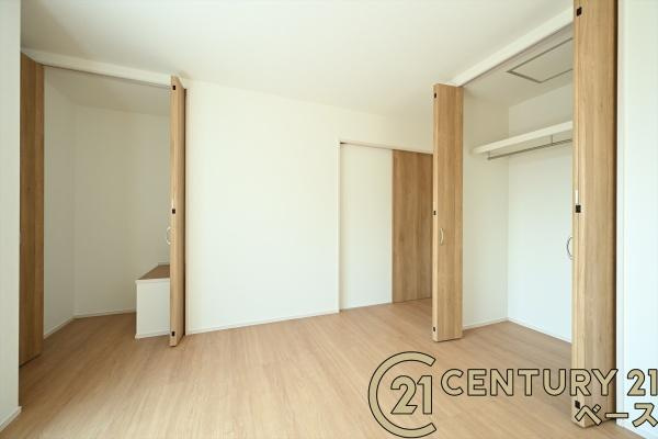 ファーストタウン小泉町 ／新築一戸建の収納|■現地撮影写真■冬物のコートや季節のものなどたくさんしまえる広さ！
