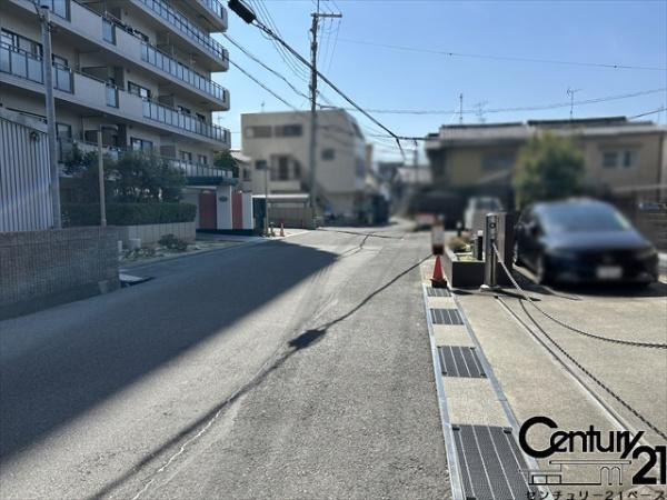 ローレルコート桜井のその他|■現地撮影写真■広々とした前面道路です！