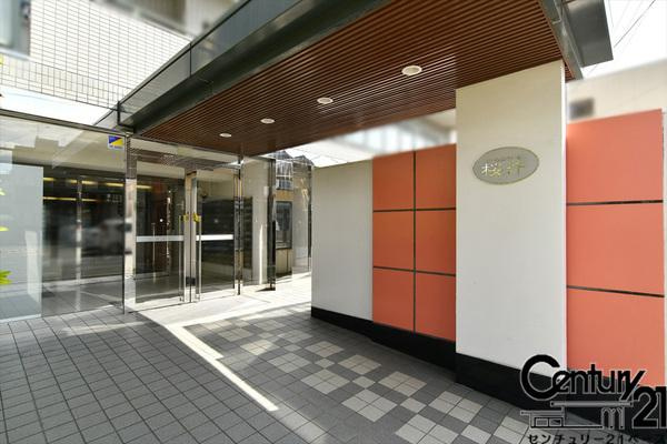 ローレルコート桜井のエントランス|■現地撮影写真■落ち着いた雰囲気の綺麗なエントランス部分です！