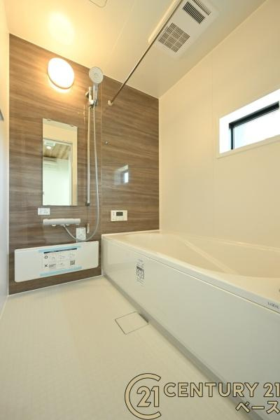 北葛城郡広陵町笠 ２号地 ／新築一戸建の浴室|■現地撮影写真■ゆったりしたサイズの浴室！足を伸ばしての入浴は疲れも癒してくれます！