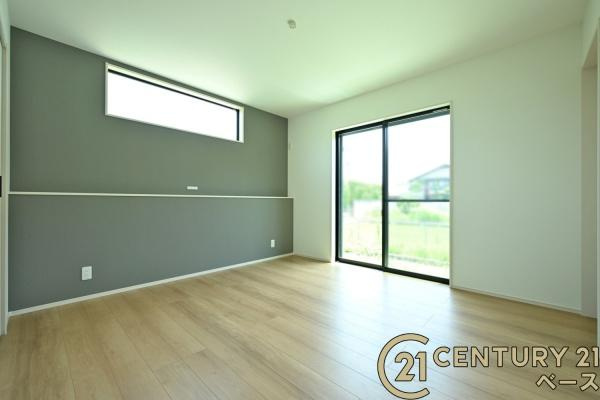 北葛城郡広陵町笠 ２号地 ／新築一戸建の洋室|■現地撮影写真■日当たりのよい明るい雰囲気の洋室です！