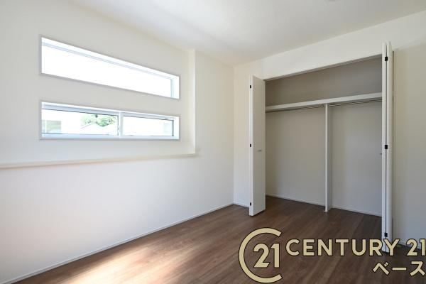 生駒市萩の台 ２号棟 ／新築一戸建の収納|■現地撮影写真■冬物のコートや季節のものなどたくさんしまえる広さ！
