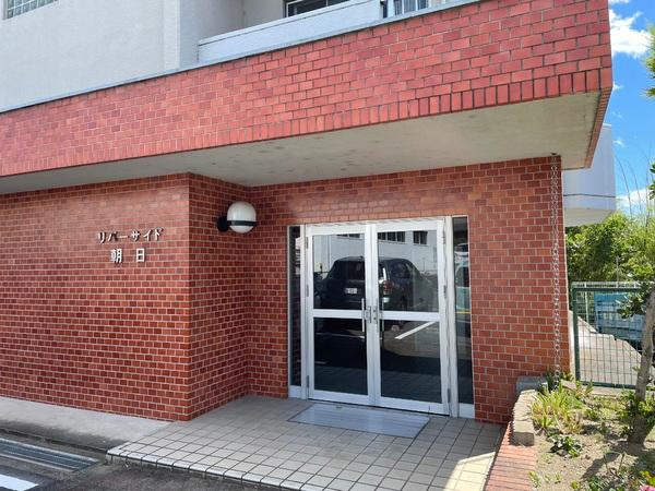 リバーサイド朝日のエントランス