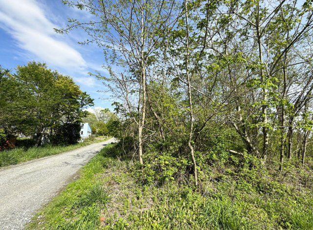 【北杜市大泉町西井出】石堂交差点近くにある広い土地の外観