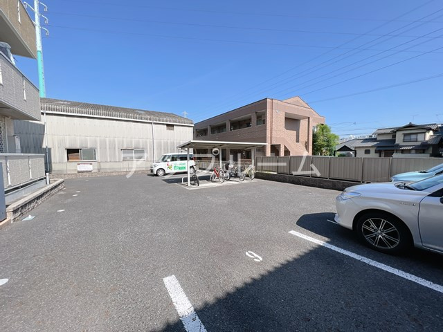春日井市細木町２丁目のアパートの駐車場