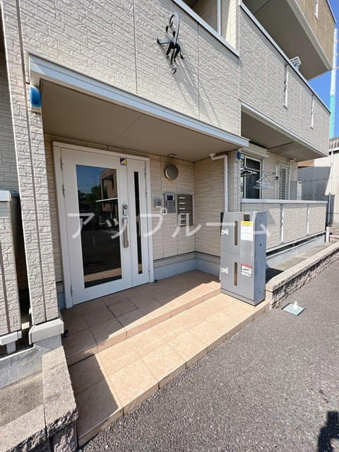 春日井市細木町２丁目のアパートのエントランス