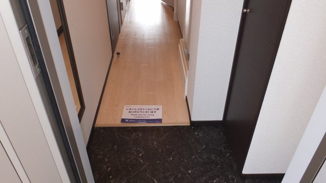 クレイノエヌズガーデンの玄関