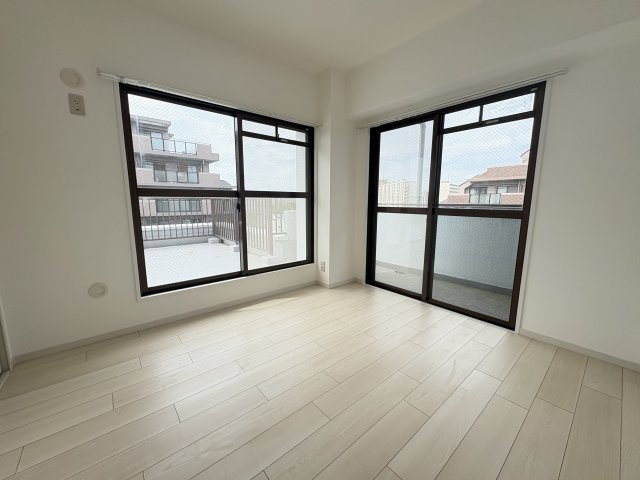 プレステージ西神戸の洋室