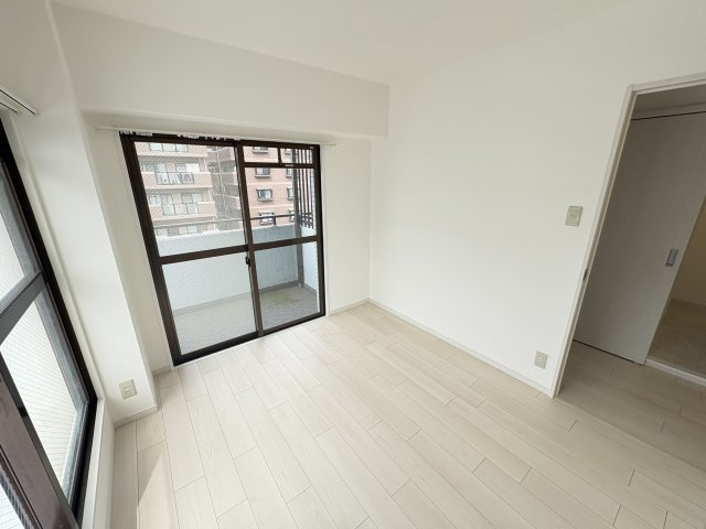 プレステージ西神戸の洋室