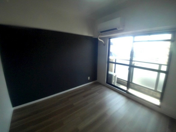 YKハイツ松の内の居間・リビング