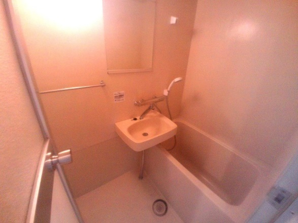 YKハイツ松の内の浴室