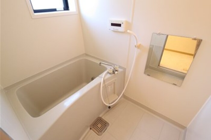 グリーンシャトル Ｄの浴室|お風呂で日々の疲れを落としましょう