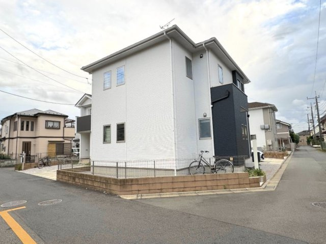 【前面道路含む現地写真】 | 熊谷市拾六間　中古戸建