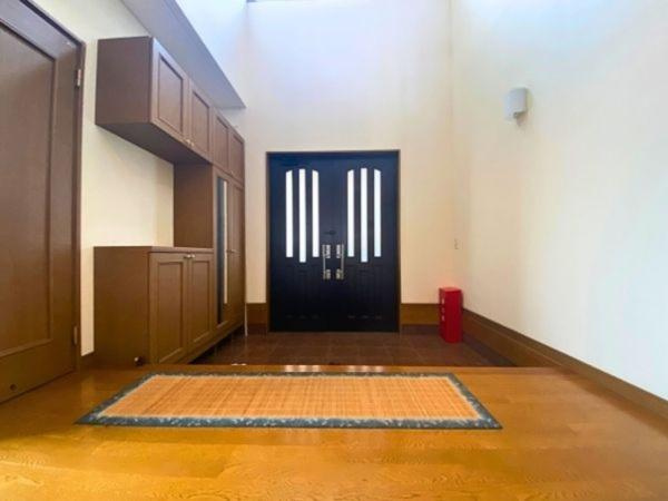 荏隈　中古の玄関|鏡付きシューズボックスあります！