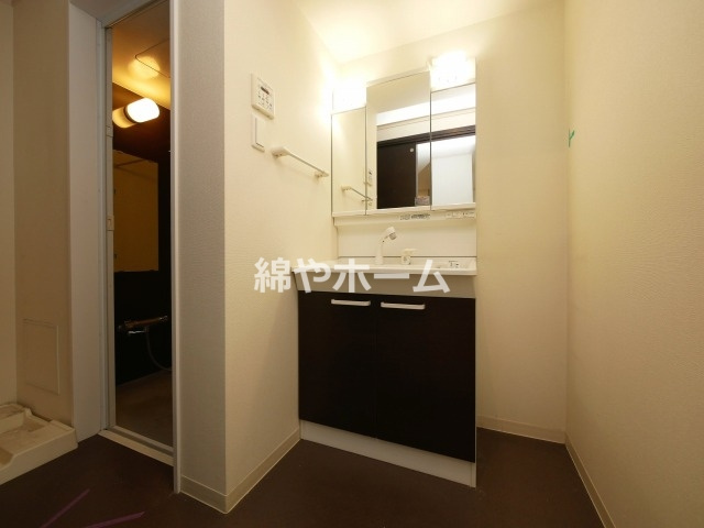 スプリング・ソナタの独立洗面台|朝の支度にも助かる、独立の洗髪洗面化粧台