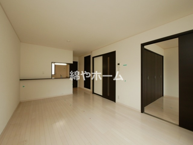 スプリング・ソナタの居間・リビング|こちらの居間で趣味の時間をお楽しみください