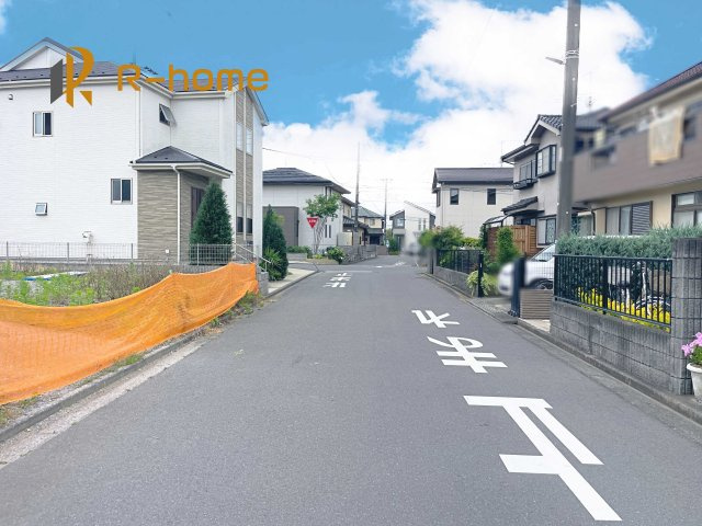 守谷市けやき台6丁目　売地　A号地の前面道路含む現地写真|『今から見たい！』大歓迎です♪
お気軽にＲ－ｈomeまでお問い合わせください。