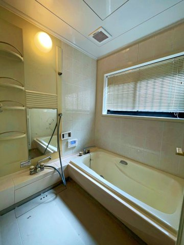 枚方市村野東町の浴室|ゆったり足を伸ばしてくつろげる広さのある浴室です。