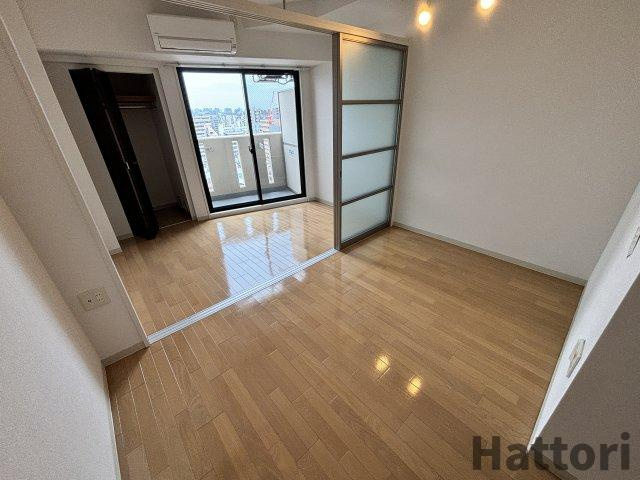 RIDGE江坂の居間・リビング