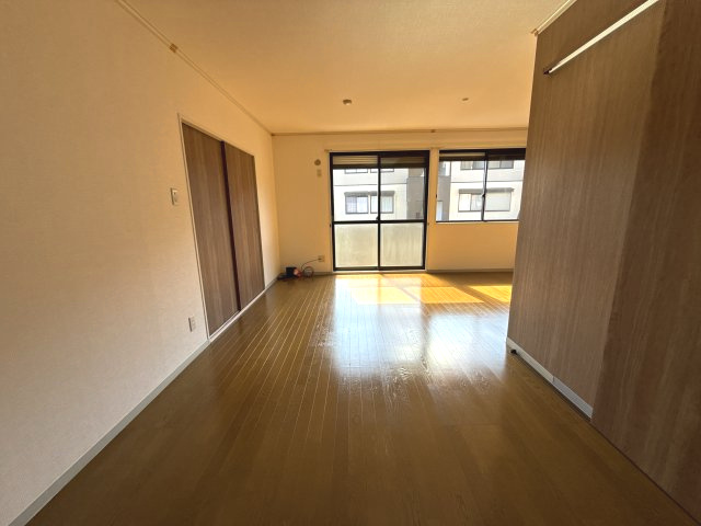 クレスト安室の居間・リビング