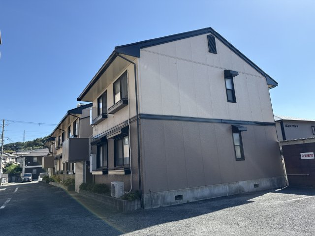 クレスト安室の外観