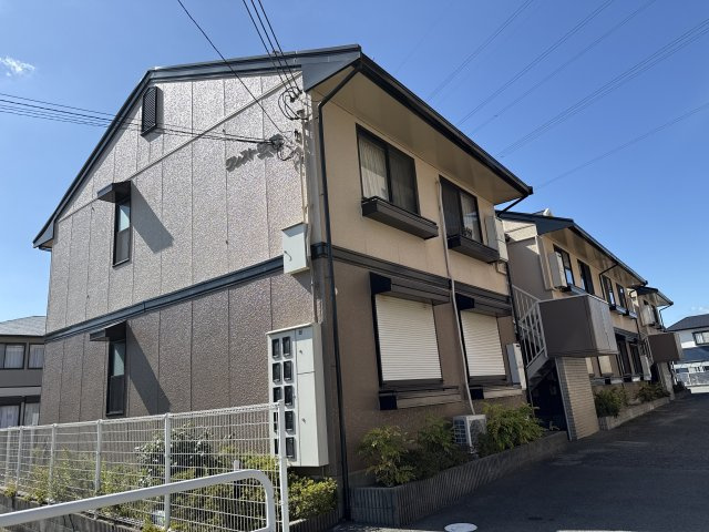 クレスト安室の外観