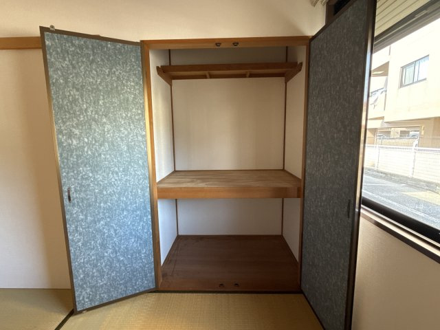 クレスト安室の収納