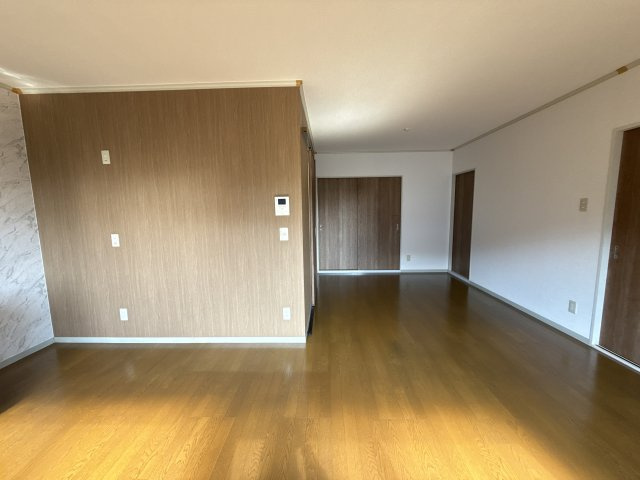 クレスト安室の居間・リビング