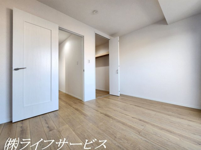 【洋室】 | 田川１丁目新築戸建 | ３階洋室5.7帖／ウォークインクローゼットあり！陽当り良好のお部屋です！