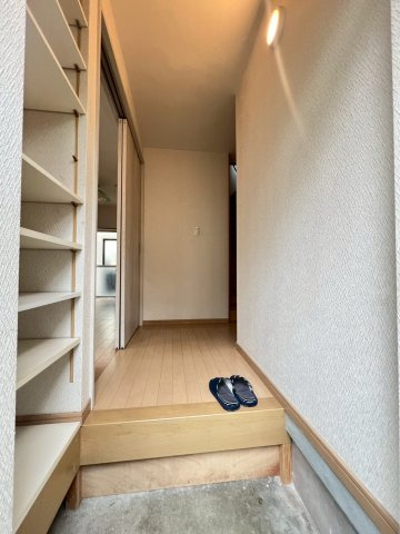 南多聞台住宅の玄関