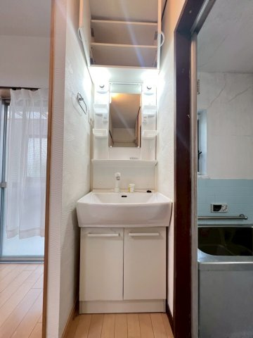 南多聞台住宅の洗面所