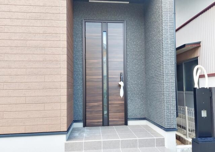 売新築戸建　中央区鴨江二丁目の玄関