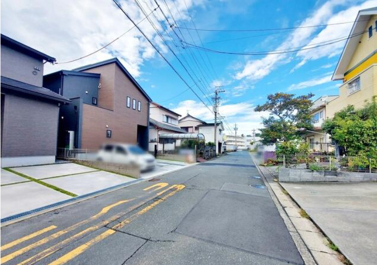 売新築戸建　中央区鴨江二丁目の前面道路含む現地写真