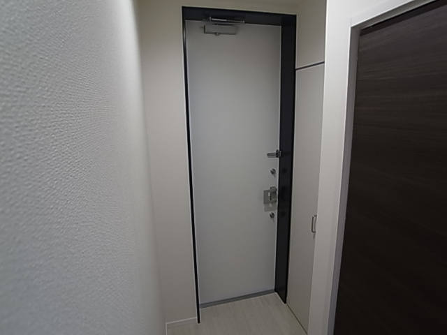 神戸市兵庫区中道通１丁目の賃貸マンションの玄関|シューズボックス