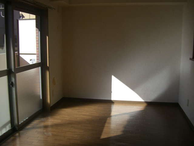 レジェンサンフラワーⅡの洋室|コンパクトで使いやすい洋室です