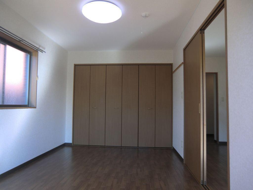 レジェンサンフラワーⅡの洋室|広々とした洋室です